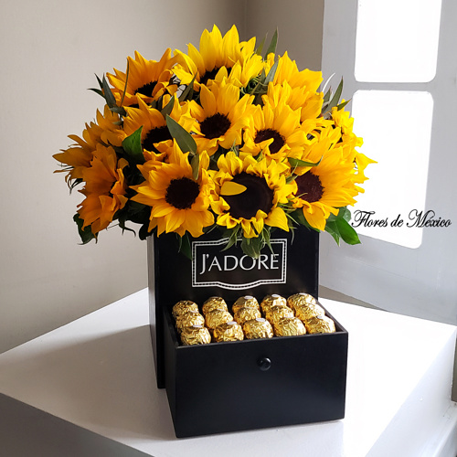 Girasoles Y Chocolates En Fino Estuche.