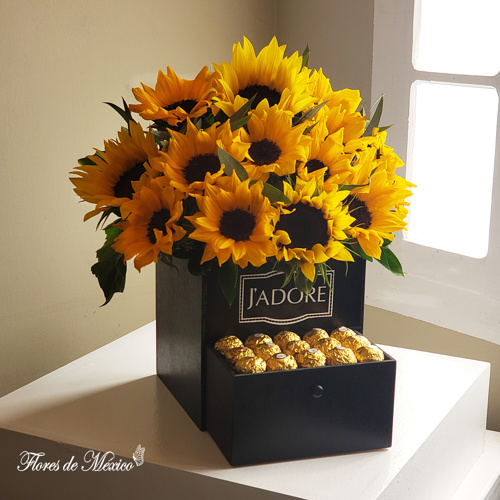 Girasoles Y Chocolates En Fino Estuche.