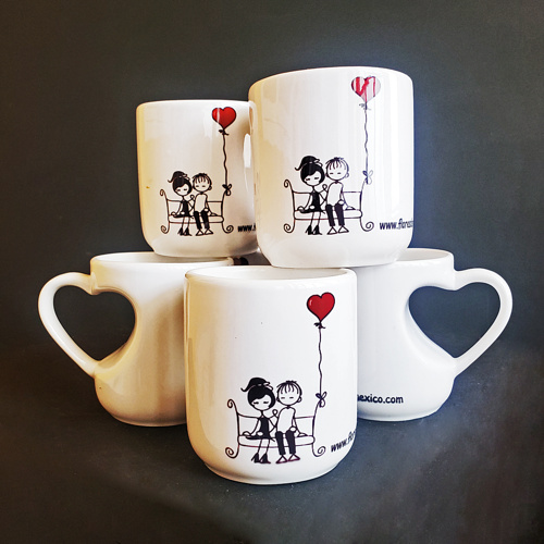 TAZA LOVE CON MANGO DE CORAZÓN