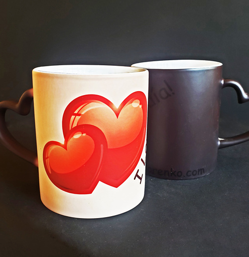 Taza térmica de corazones