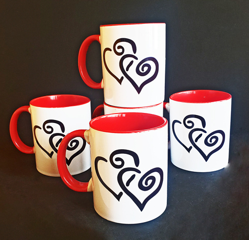 TAZA DE CORAZONES ENTRELAZADOS