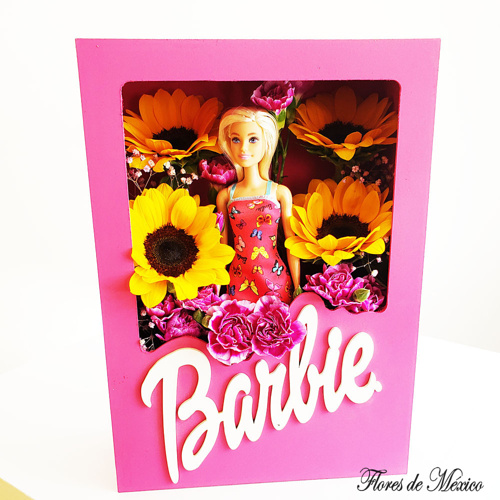 Estuche con Barbie y decorado de flores